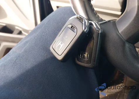 2022 Honda Odyssey Touring z USA, uszkodzony, nr VIN 5FNRL6H8XNB057584